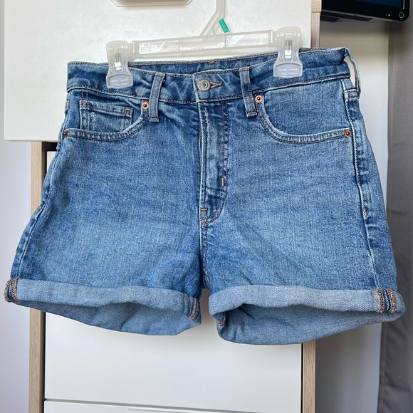 Old Navy High-Rise Jean Shorts | Size 2 - Picture 1 of 3